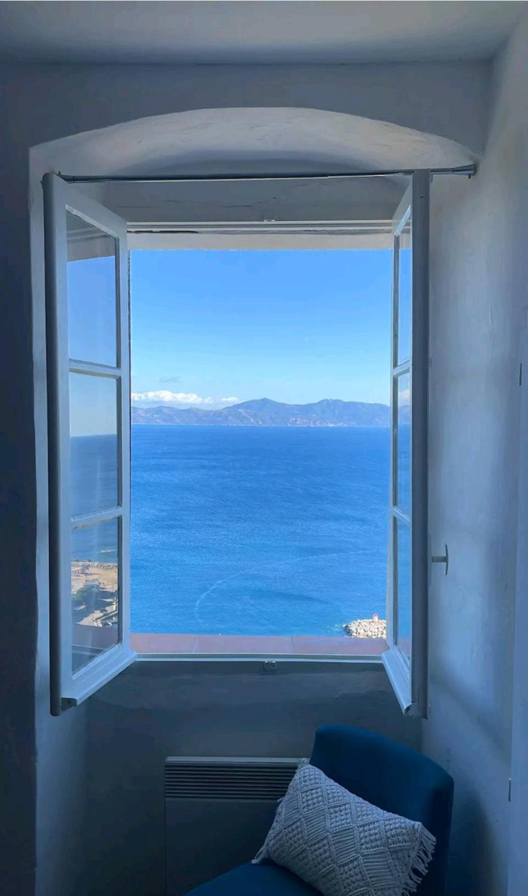 Appartement Vue Mer En Plein Centre De Cargèse Dış mekan fotoğraf